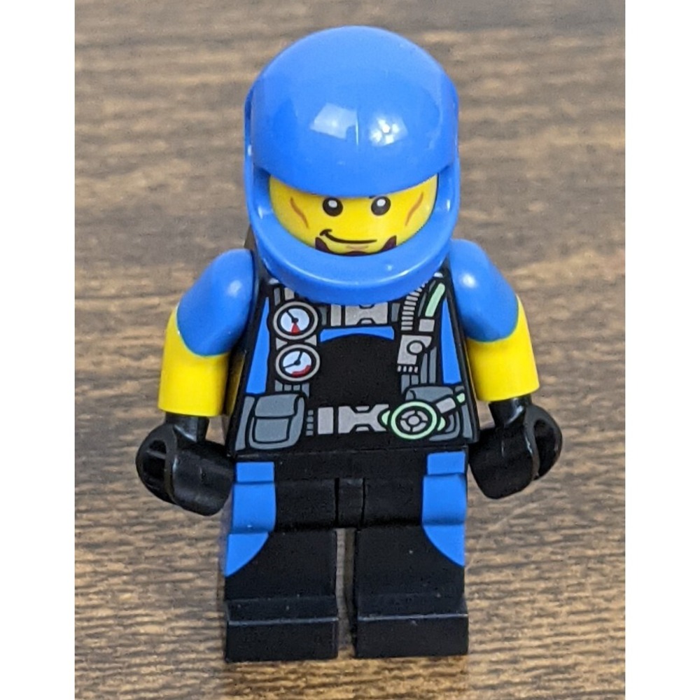 LEGO Minifigure Blue Race Car Driver – Racing Suit & Helmet – Dual Printed Torso